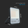 Naświetlacz LED 50W 100lm/W z czujnikiem zmierzchu - czarny - VT-57