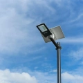 Solarna lampa uliczna LED - hybrydowa - 50W 4000lm - VT-ST201