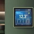 Panel multifunkcyjny dotykowy 4" z wymiennymi ramkami - przewodowy SBUS - 24V - CP-04Cm - Sinum  - Wizualizacja zielony