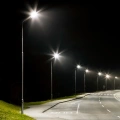 Solarna latarnia uliczna LED VIA z panelem fotowoltaicznym i pilotem - 150W 1800lm 6000K IP54 - EKO9095 -realizacja