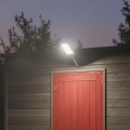 Solarna latarnia LED VENICE z panelem fotowoltaicznym i pilotem - 200W 1500lm 4000K IP65 - EKO2515 -realizacja