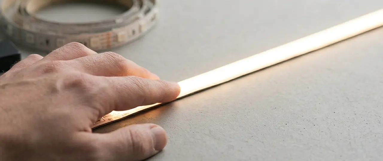 Jak samodzielnie namierzyć źródło mrugania taśmy cyfrowej LED?